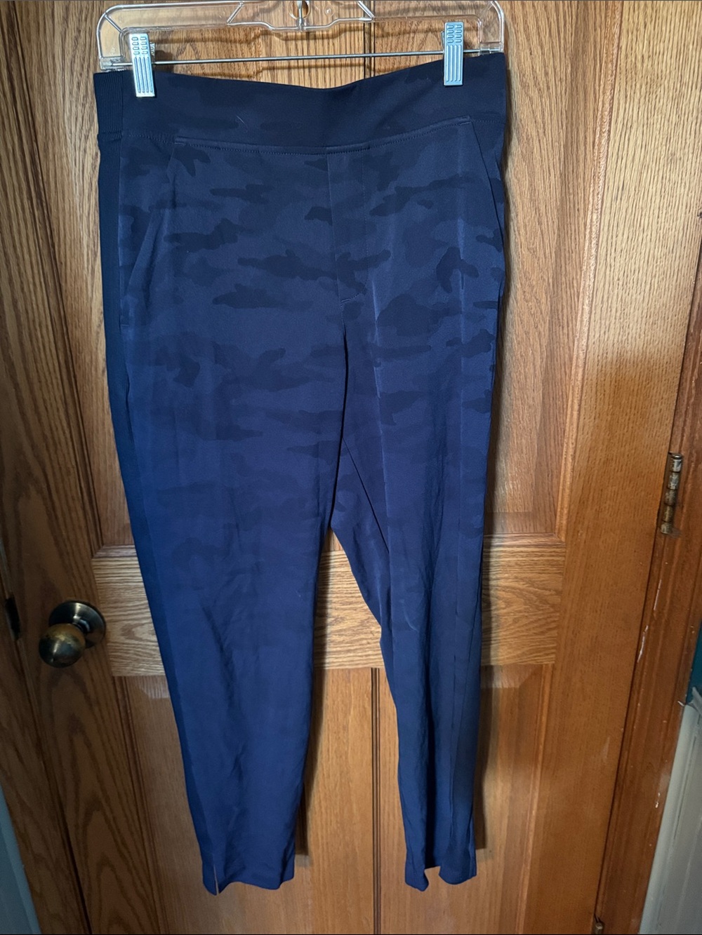 Athleta Brooklyn Camo pants  - Navy